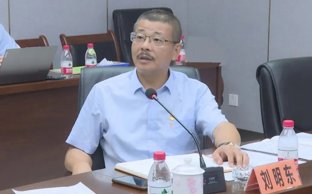 问鼎娱乐召开党委（扩大）聚会 安排党纪学习教育事情2.jpg