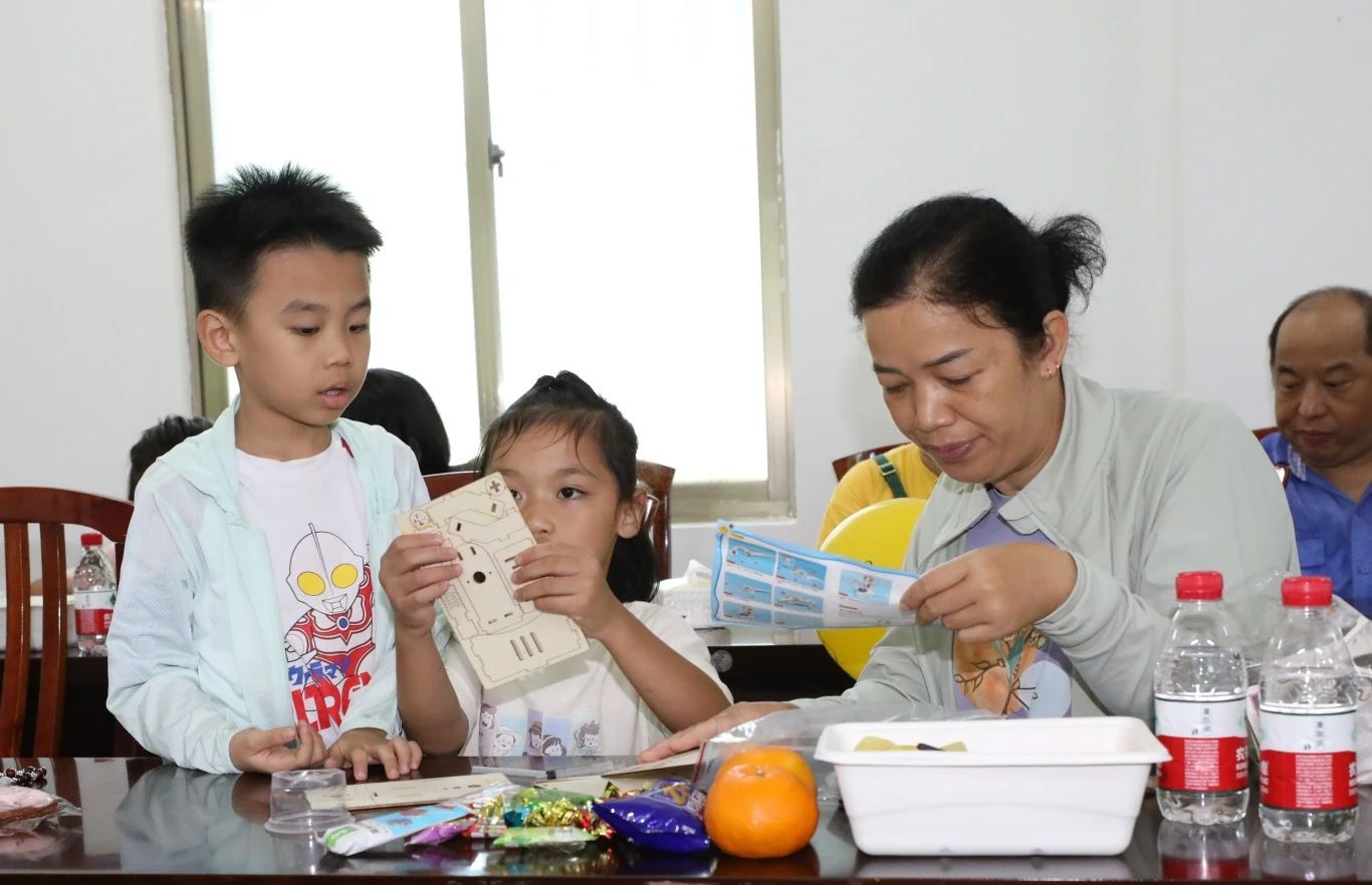 协调家园 共享快乐   问鼎娱乐开展“515复星家庭日”活动5.jpg