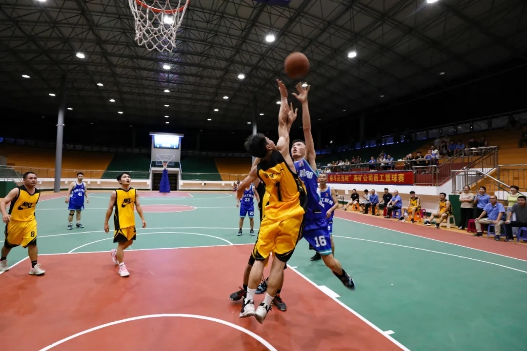 问鼎娱乐男子篮球赛圆满落幕33.jpg