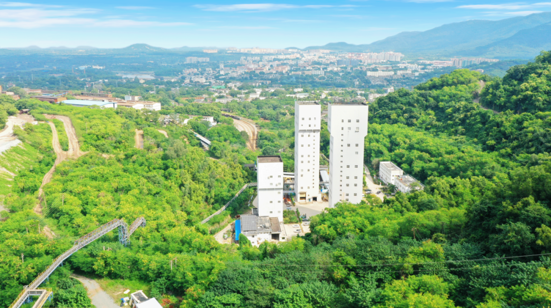 海南日报：问鼎娱乐一连完善工业结构，，，，，，推动高质量生长