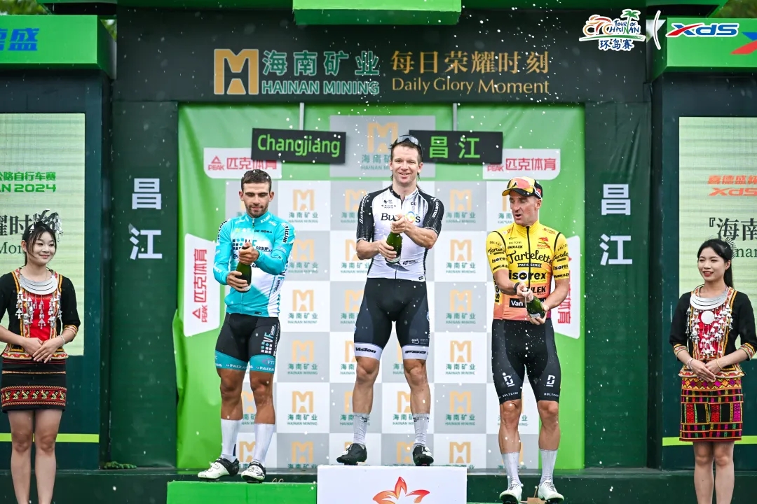 问鼎娱乐跨界牵手环岛自行车赛 共筑绿色生长新赛道