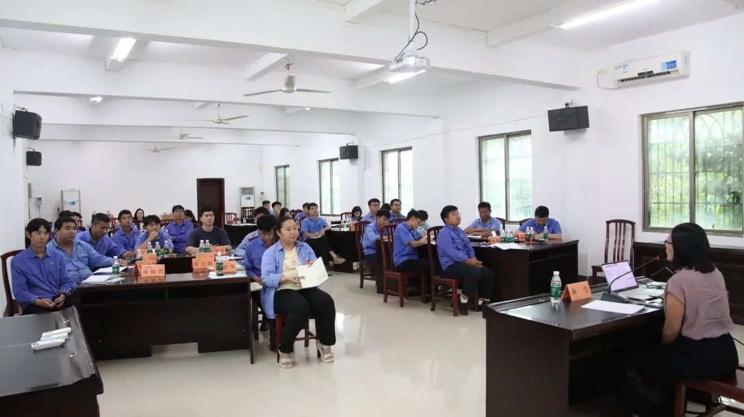 练好内功 讲好故事 问鼎娱乐举行第一期通讯员培训班